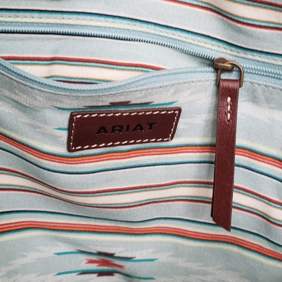 Ariat Victoria Tooled Leather Conceal Western Bag. - Picture 7 of 10